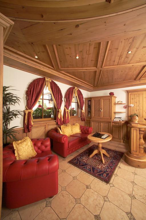Hotel Flora Selva di Val Gardena Kültér fotó